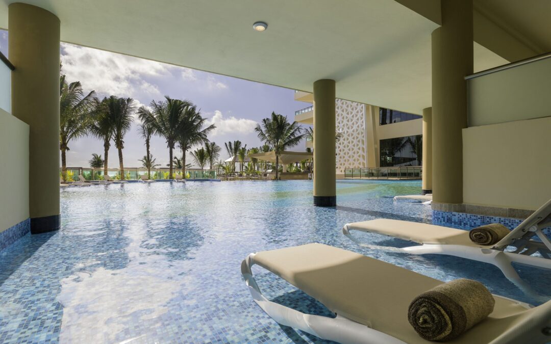 Our Favorite Swim-Up Suites of All Time
