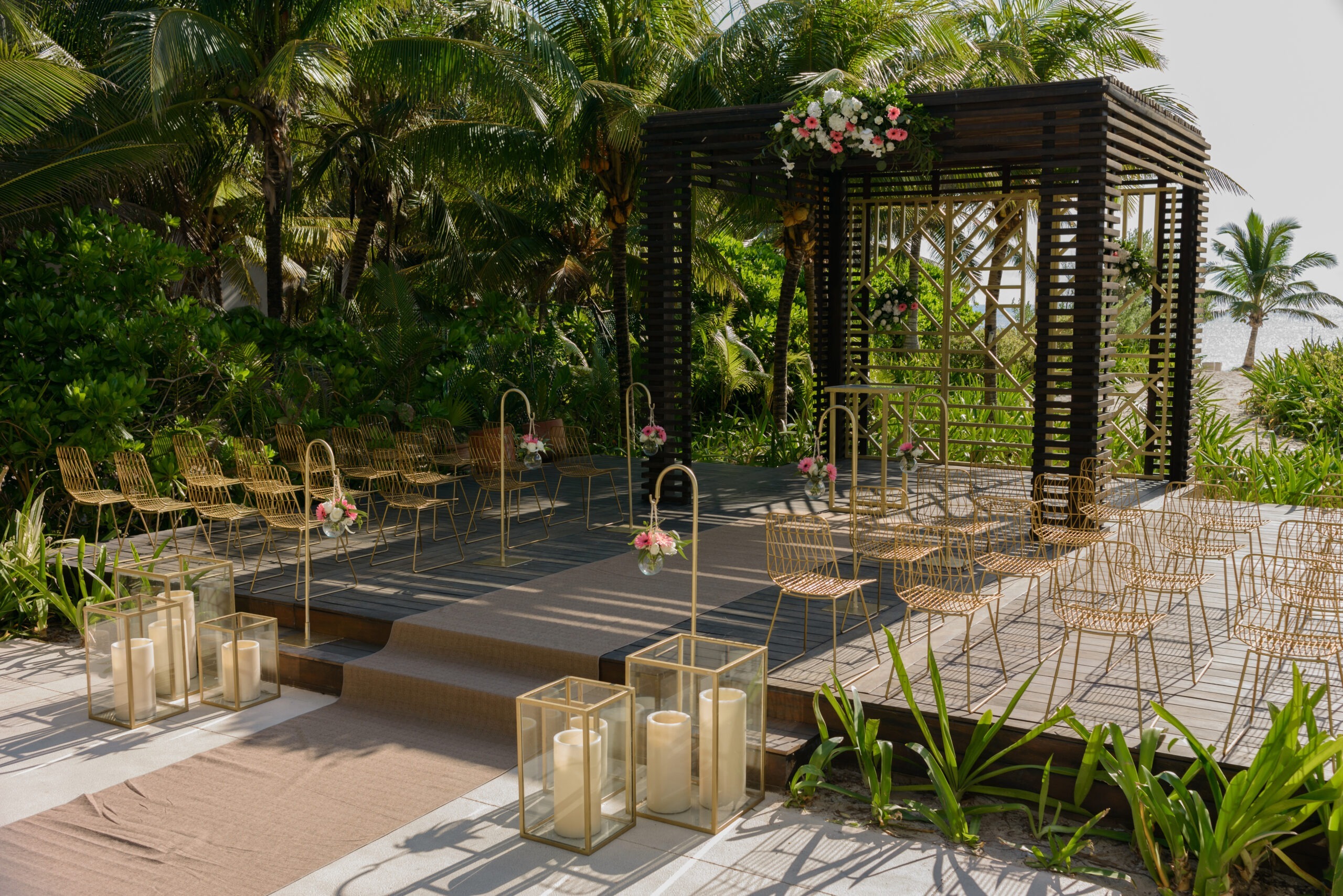 UNICO2087_Elegant Chic_Gazebo 2 Unico 20˚87˚ Wedding gazebo with elegant chic decor