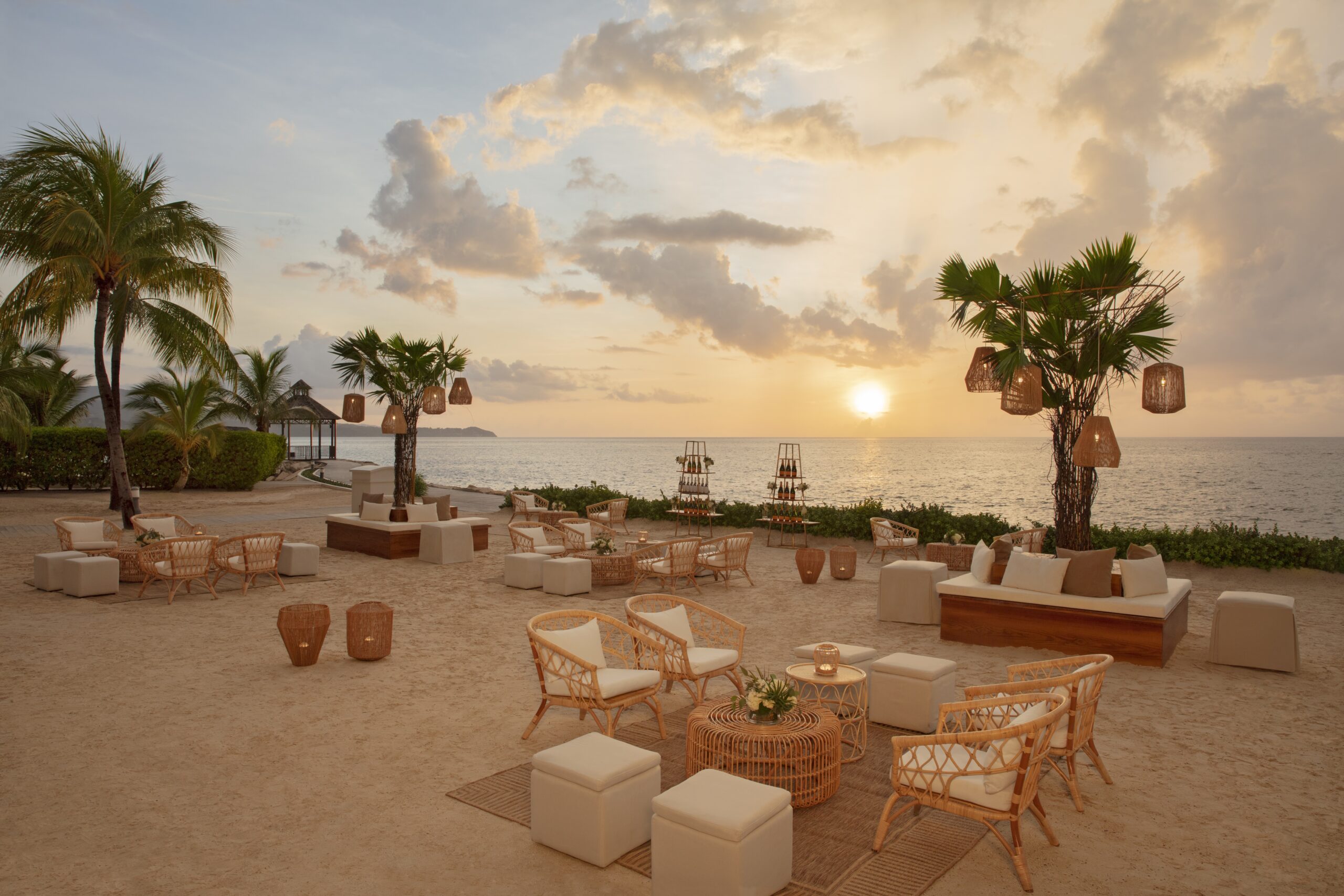 Cocktail-BeachSunset-set up