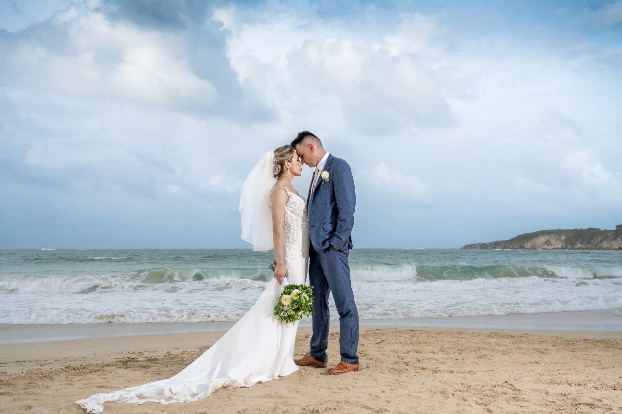 PHOTO-2023-08-20-21-13-52 Wedding couple on beach