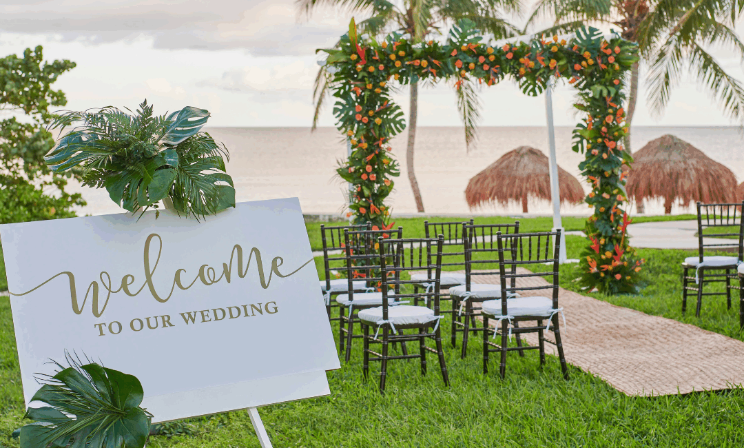 Best Color Palettes for a Tropical Destination Wedding in Mexico & the Caribbean